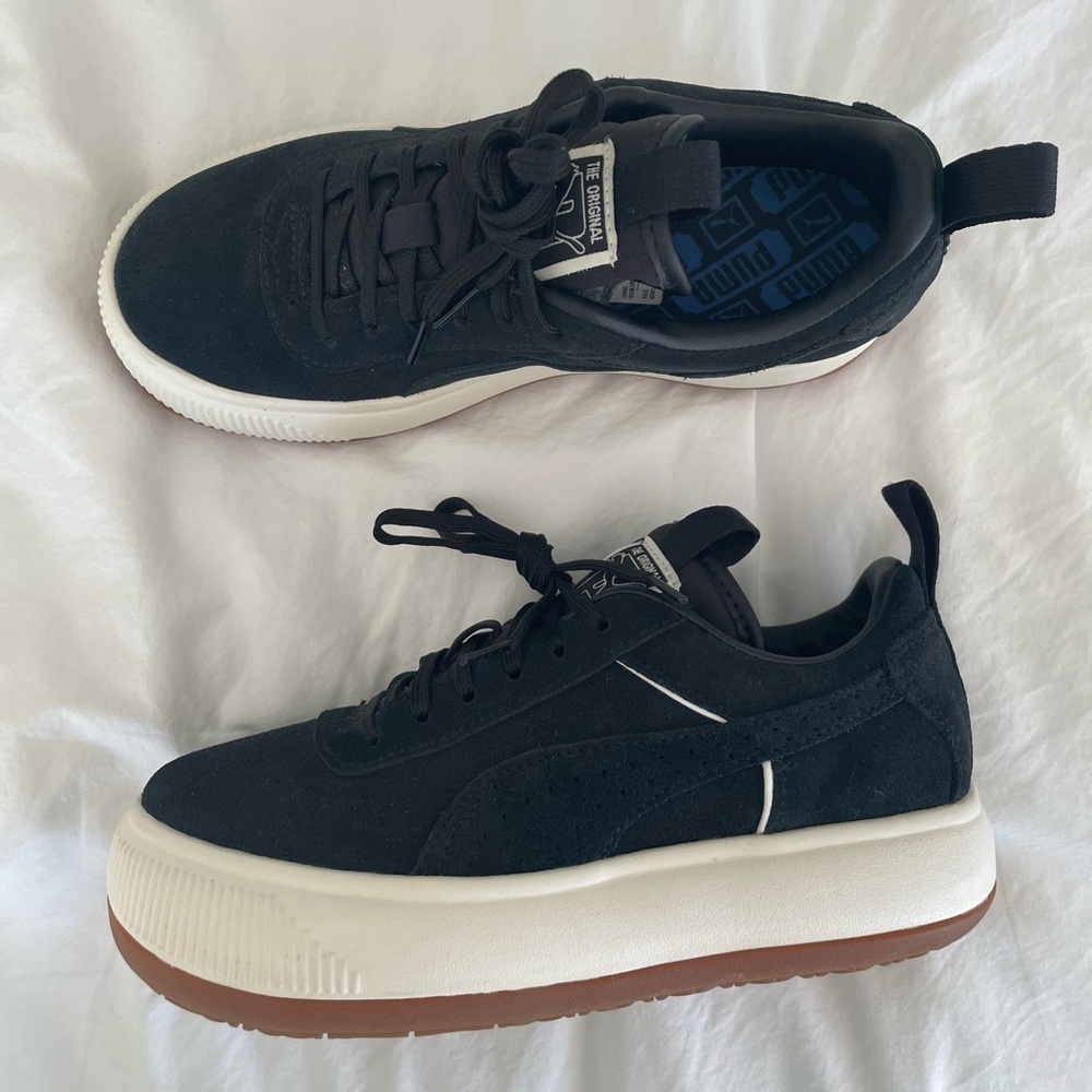 Puma x Puma Suede Mayu Sneaker in Black. Platform.